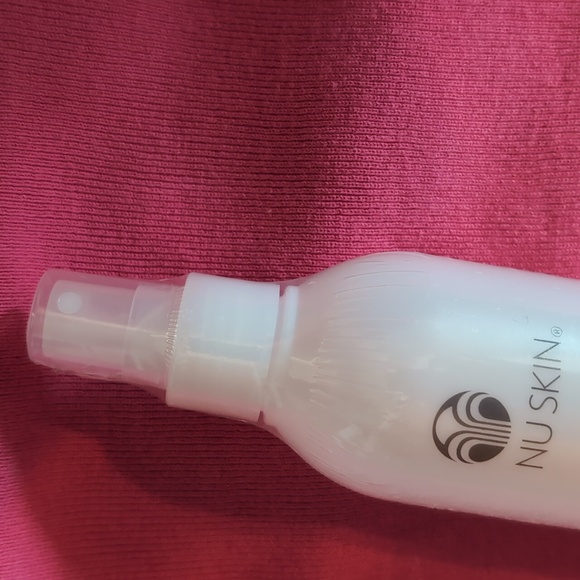Nu Skin NaPCA Moisture Mist - Picture 3 of 5